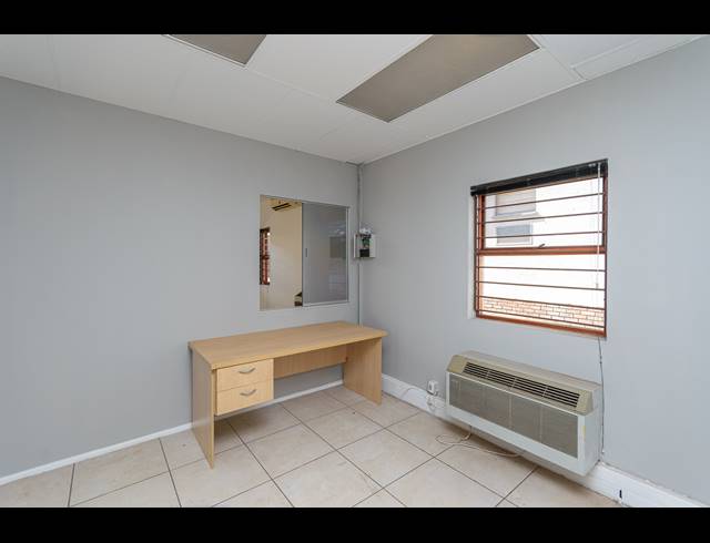 250M² BUSINESS CENTRE TO LET IN FERNDALE